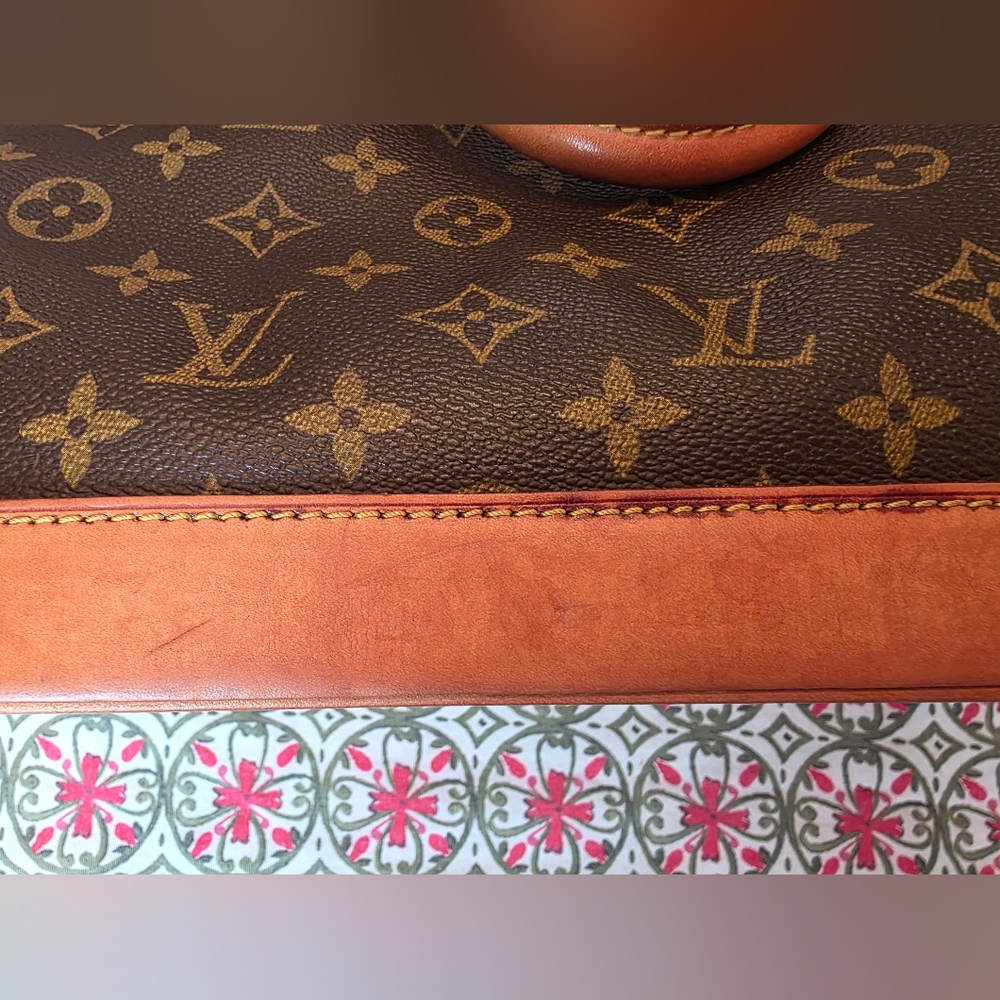Well Loved Louis Vuitton Alma PM - Picture 11 of 17